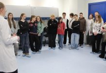 Школьники из семи округов Рязанской области стали одними из первых, кто побывал на заводе, который строит фармацевтическая компания «ОКТАФАРМА-ФАРМИМЭКС»