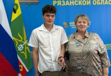 Кораблинцу Сергею Морозову вручили ключи от квартиры